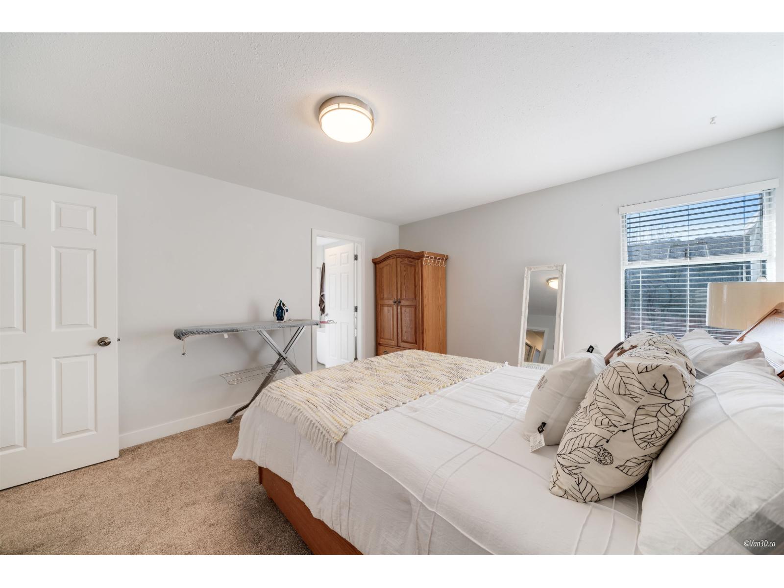 14286 20 AVENUE, Surrey