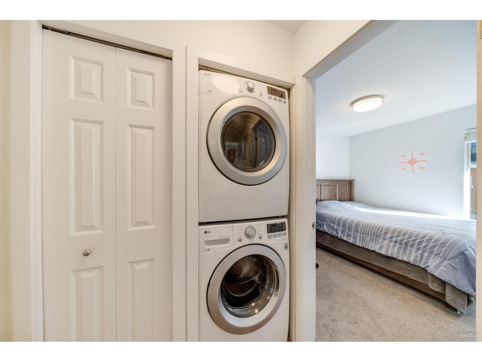 14286 20 AVENUE, Surrey