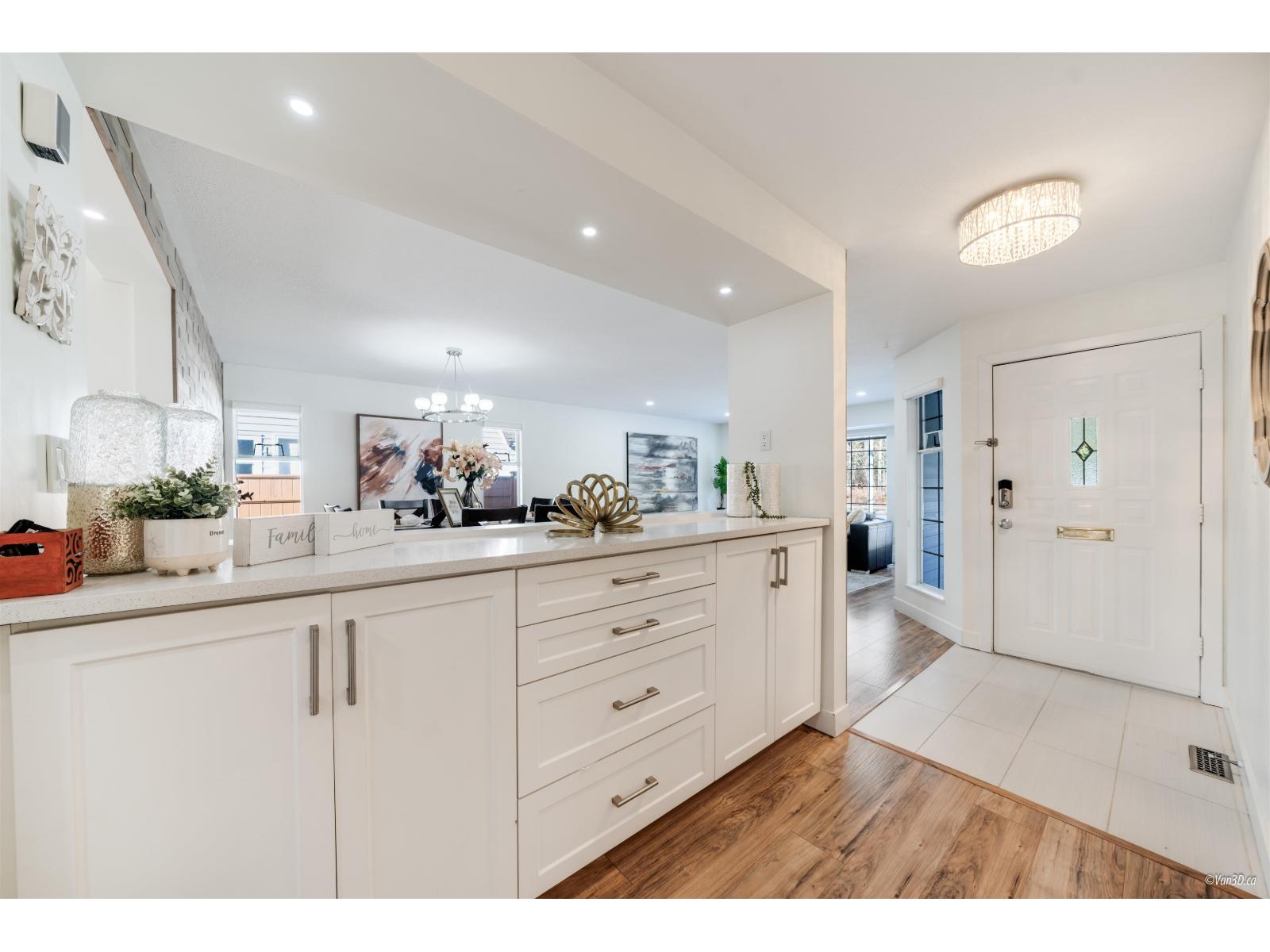 14286 20 AVENUE, Surrey