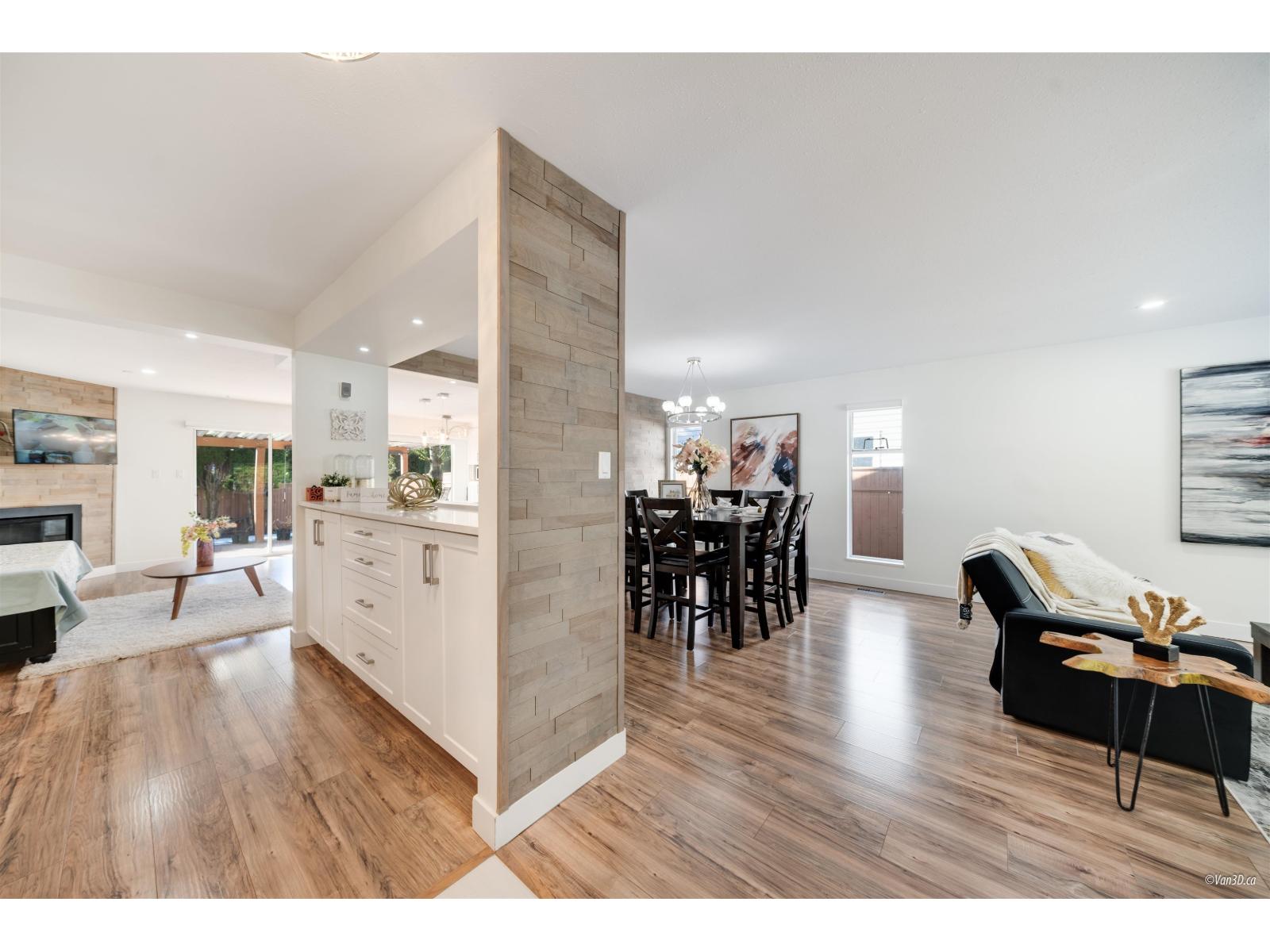14286 20 AVENUE, Surrey