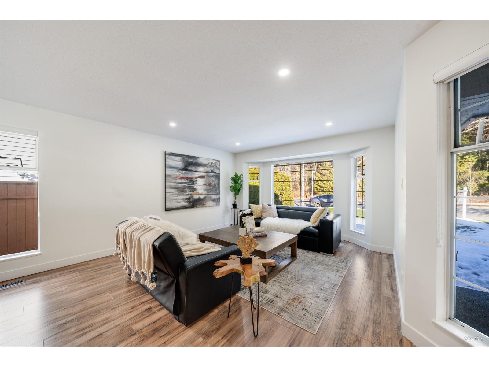 14286 20 AVENUE, Surrey