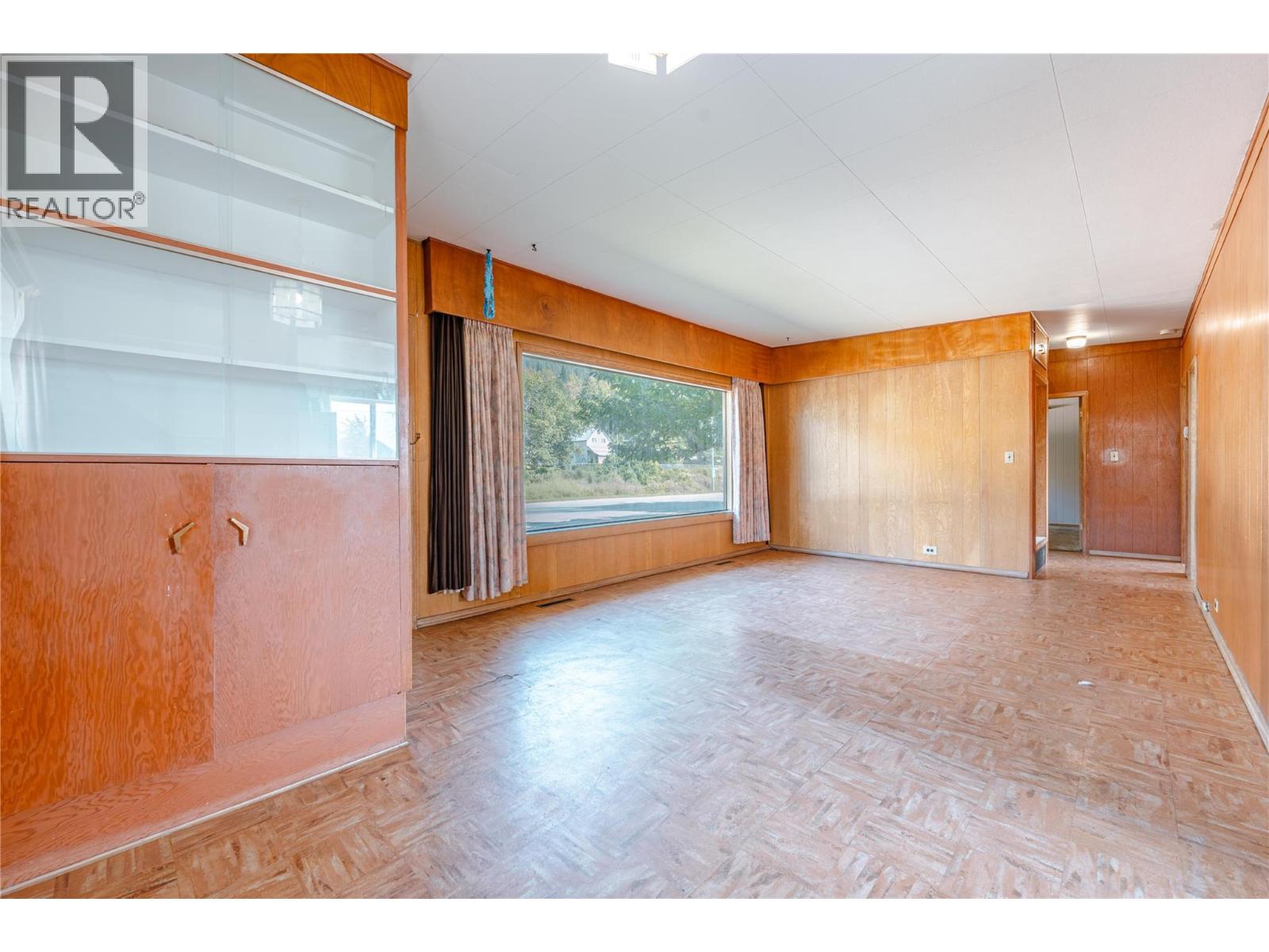 1003 Victoria Road, Revelstoke