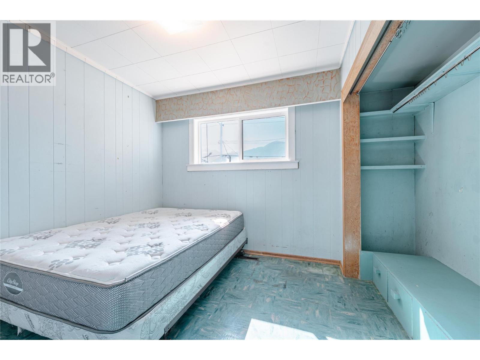 1003 Victoria Road, Revelstoke