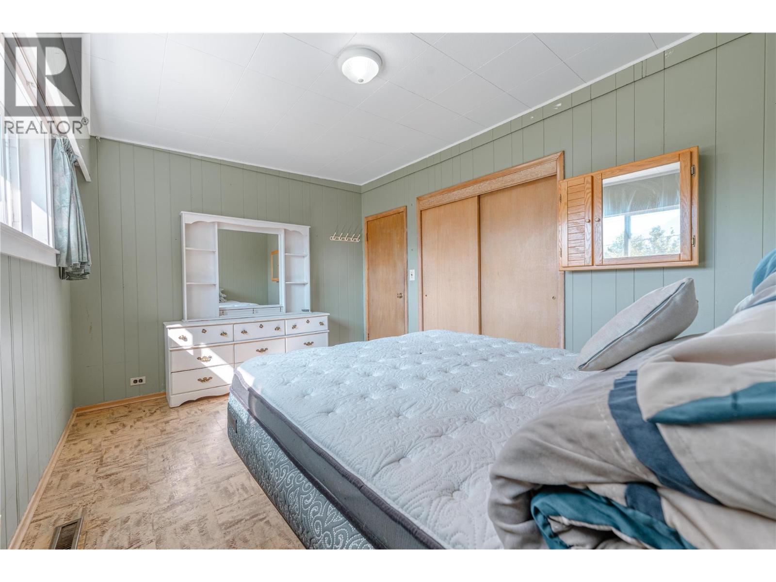 1003 Victoria Road, Revelstoke