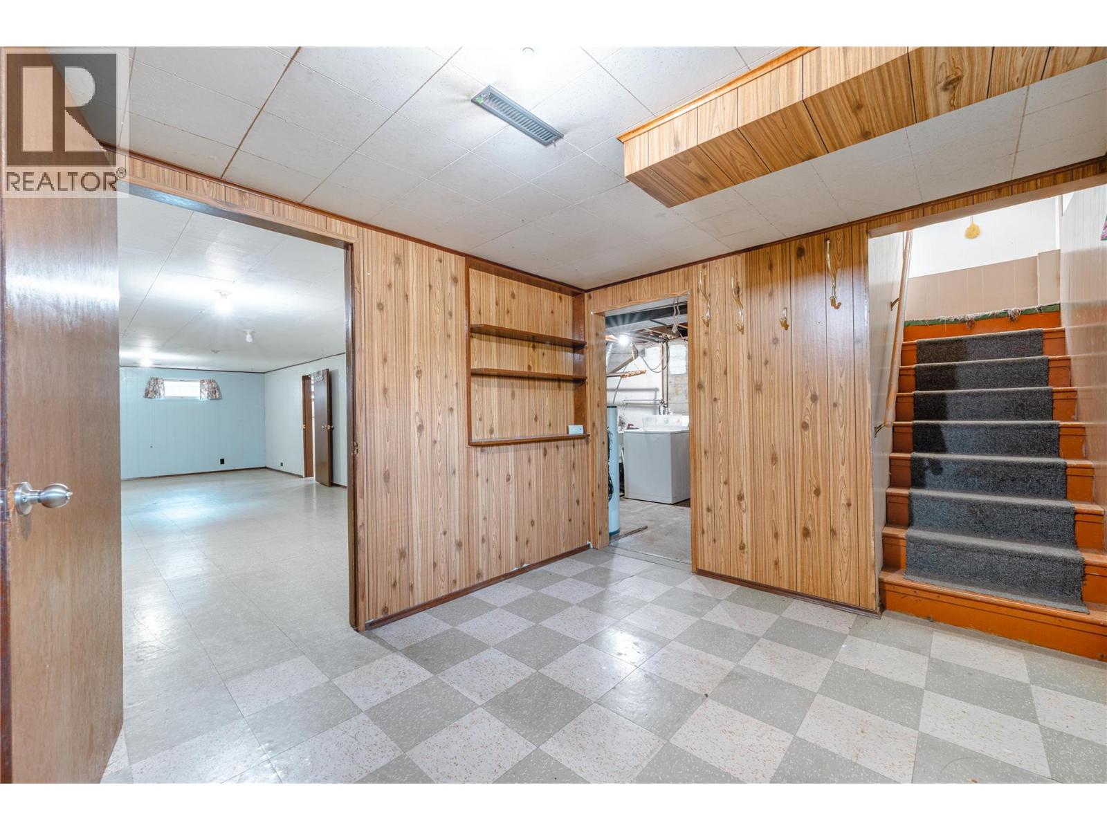 1003 Victoria Road, Revelstoke