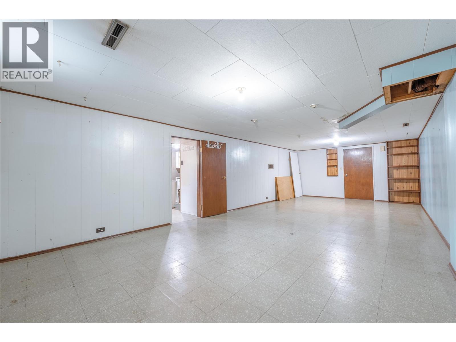 1003 Victoria Road, Revelstoke