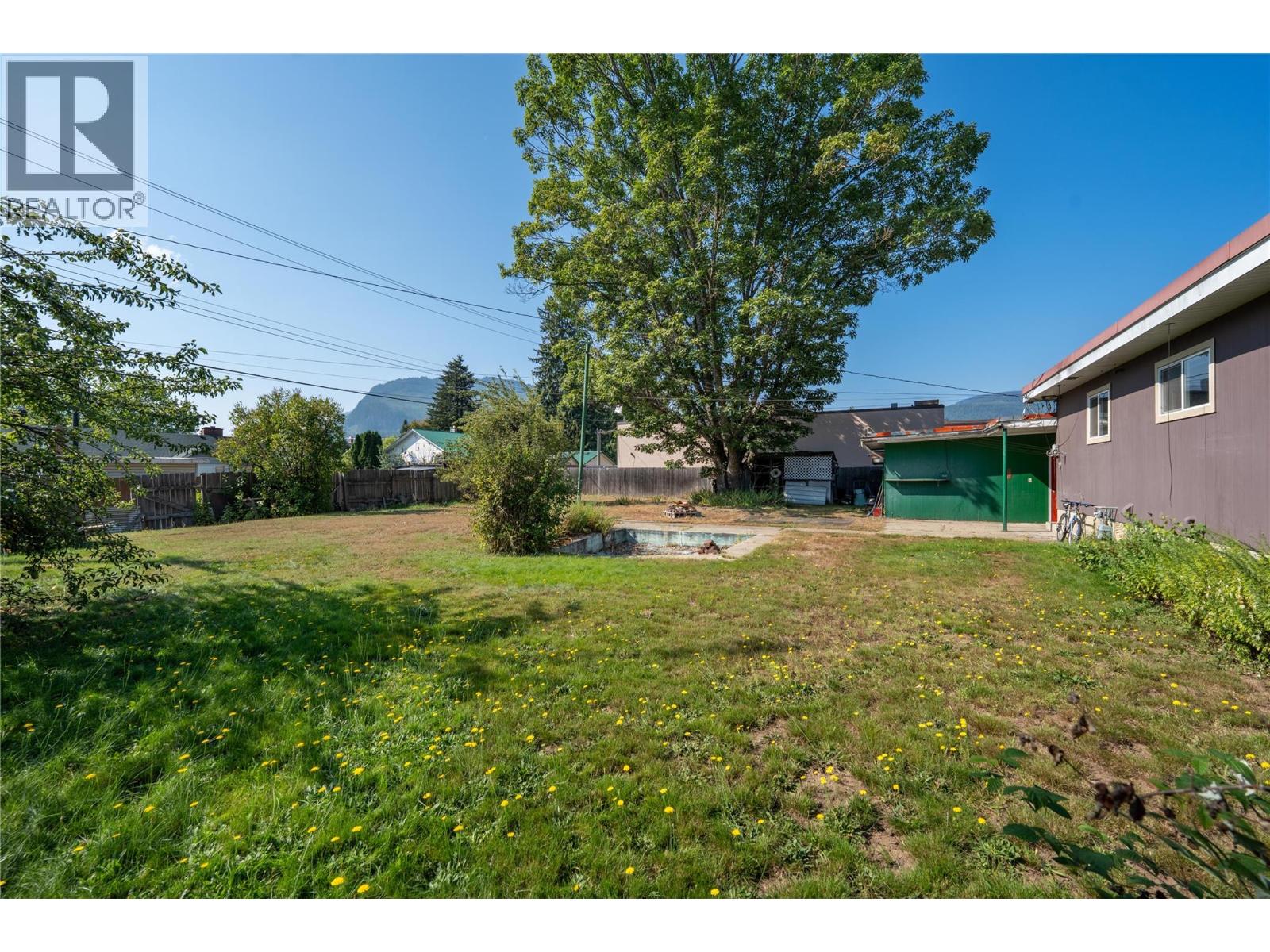 1003 Victoria Road, Revelstoke