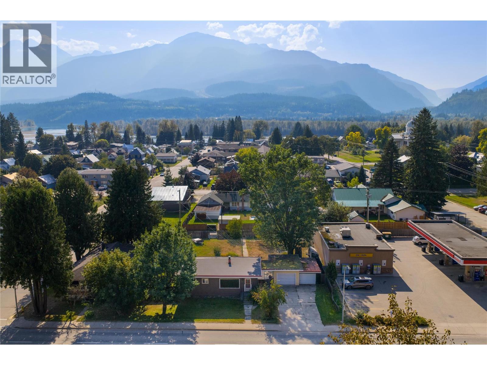 1003 Victoria Road, Revelstoke