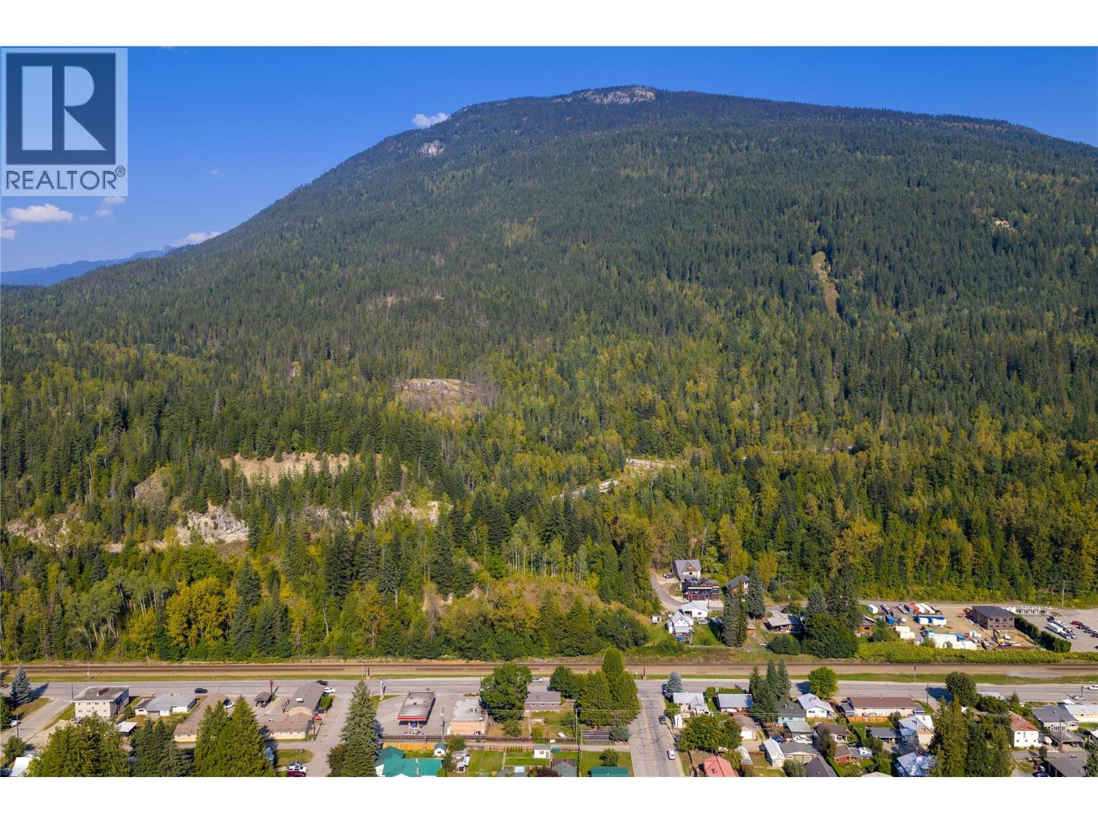 1003 Victoria Road, Revelstoke