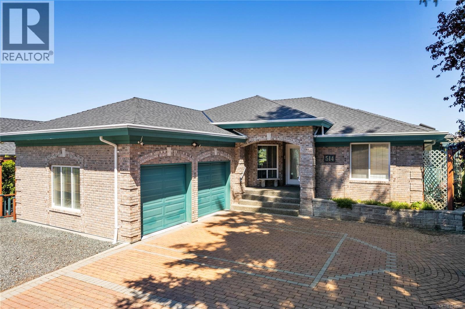 514 Country Club Dr, Qualicum Beach