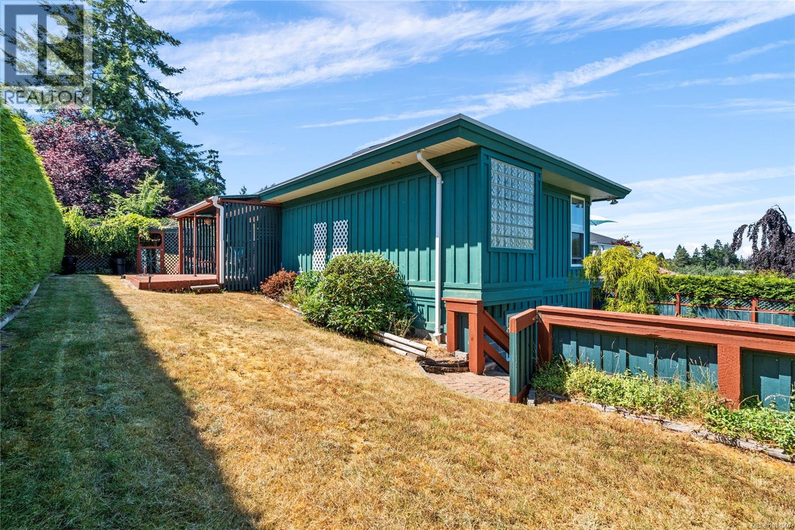 514 Country Club Dr, Qualicum Beach
