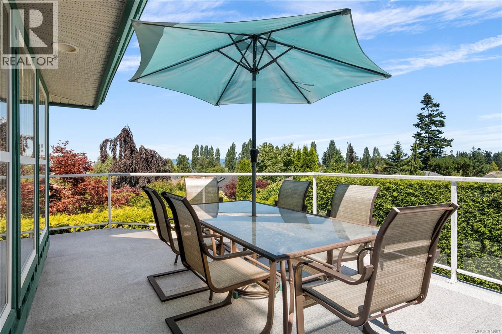 514 Country Club Dr, Qualicum Beach