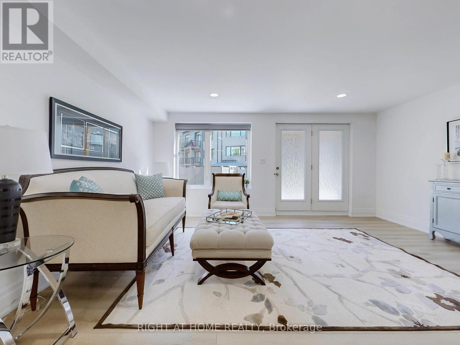 Single Family House for Sale in  LEBOVIC CAMPUS DRIVE Vaughan (Patterson) 