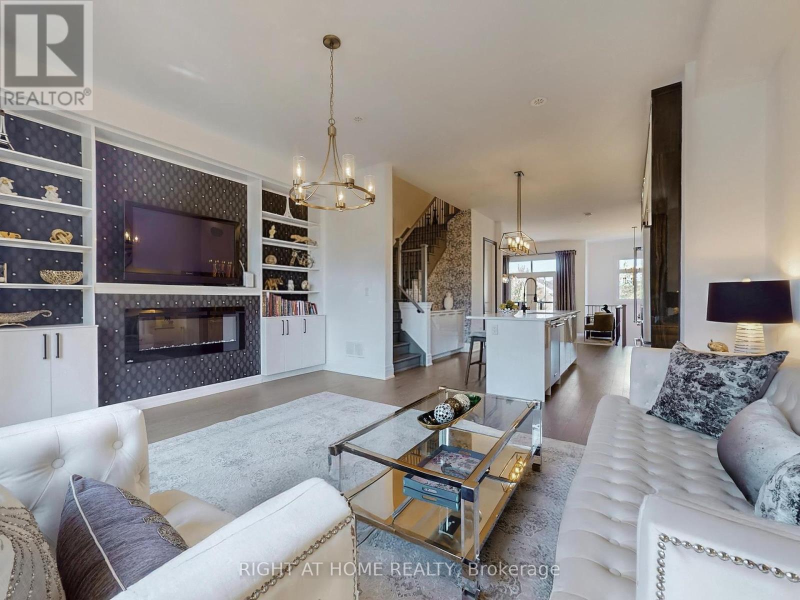 Single Family House for Sale in  LEBOVIC CAMPUS DRIVE Vaughan (Patterson) 