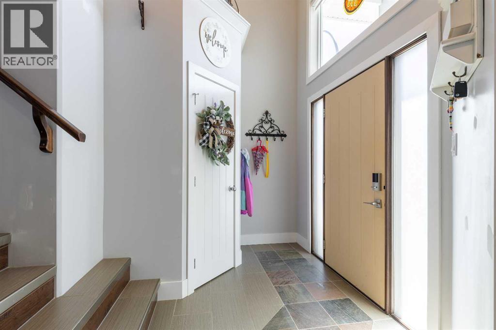 5401 43 Street - Photo 4 of 42, Taber, Alberta