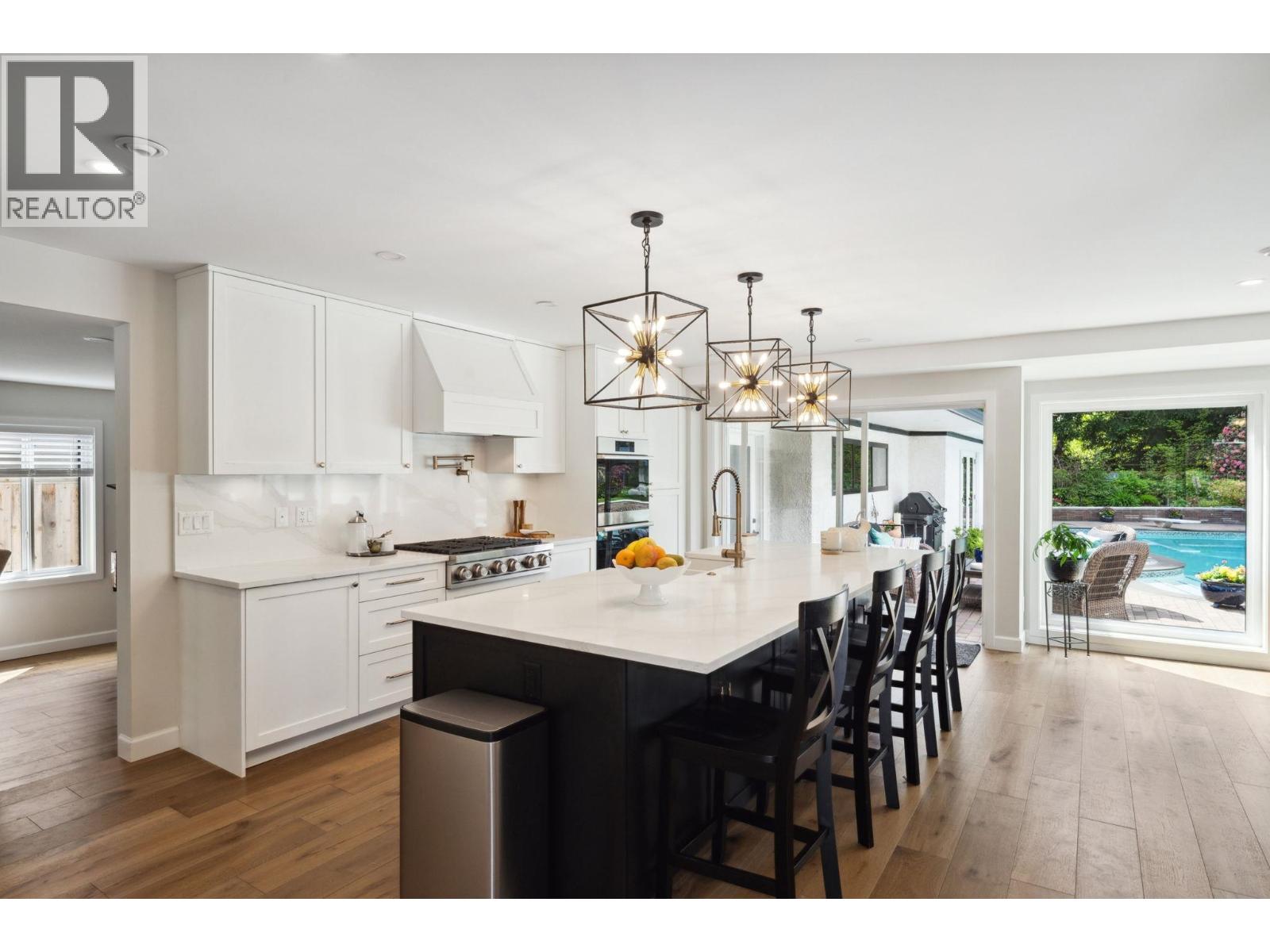 3061 BEWICKE AVENUE, North Vancouver