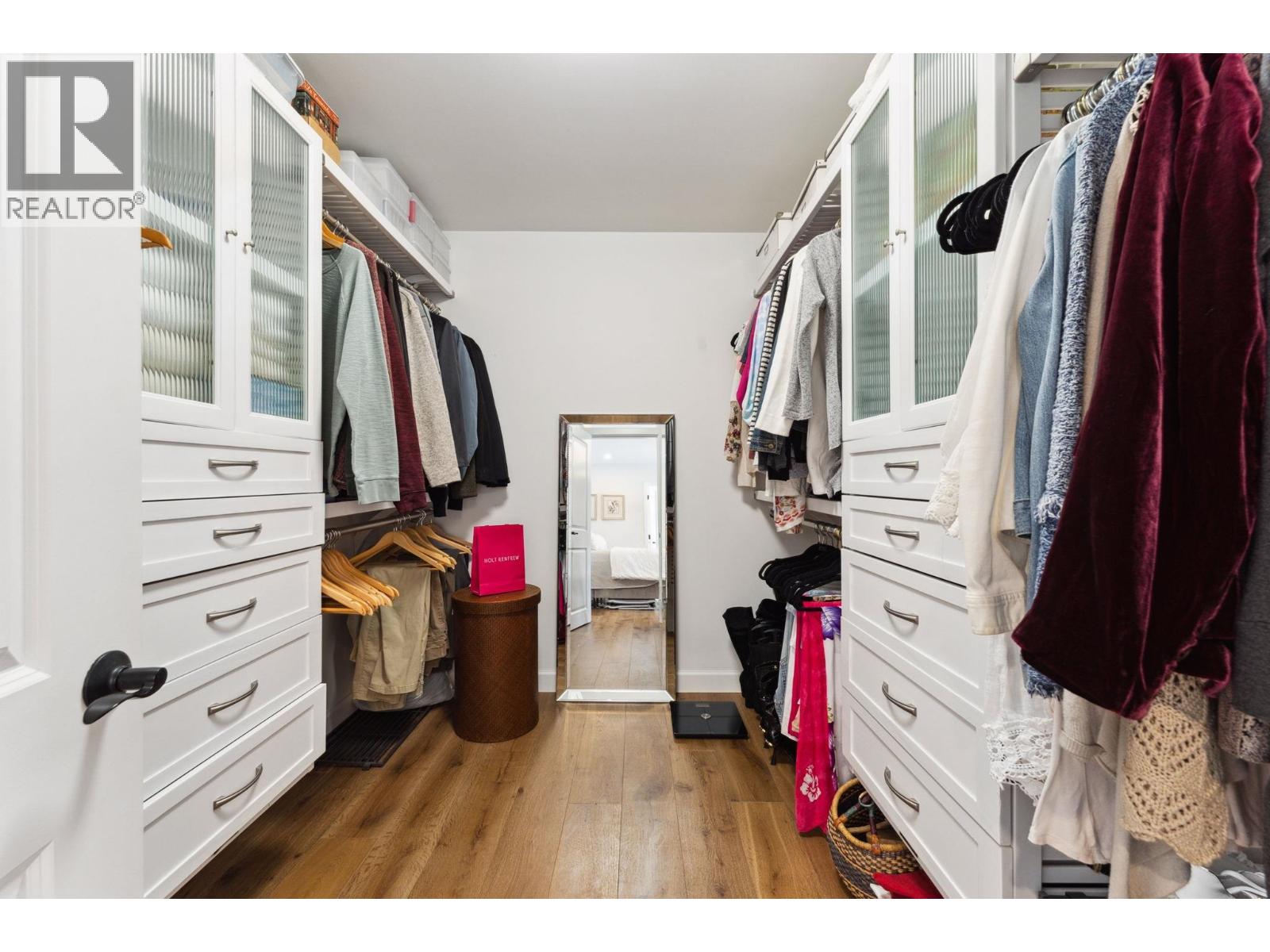 3061 BEWICKE AVENUE, North Vancouver