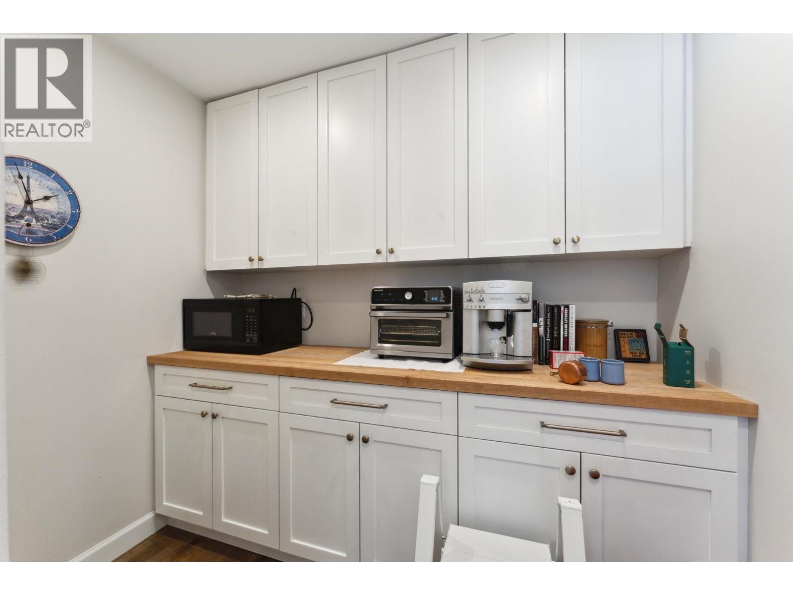 3061 BEWICKE AVENUE, North Vancouver
