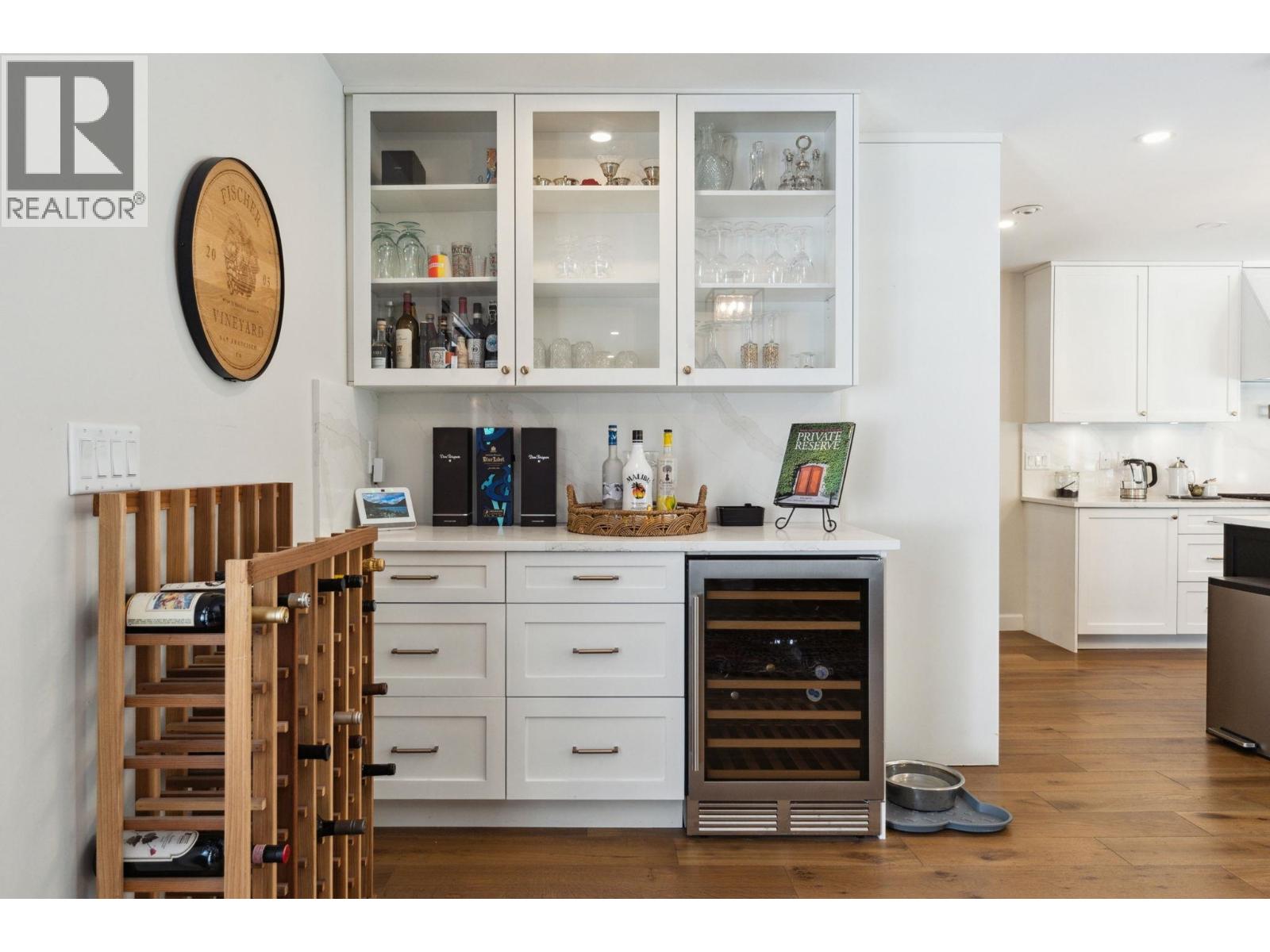 3061 BEWICKE AVENUE, North Vancouver