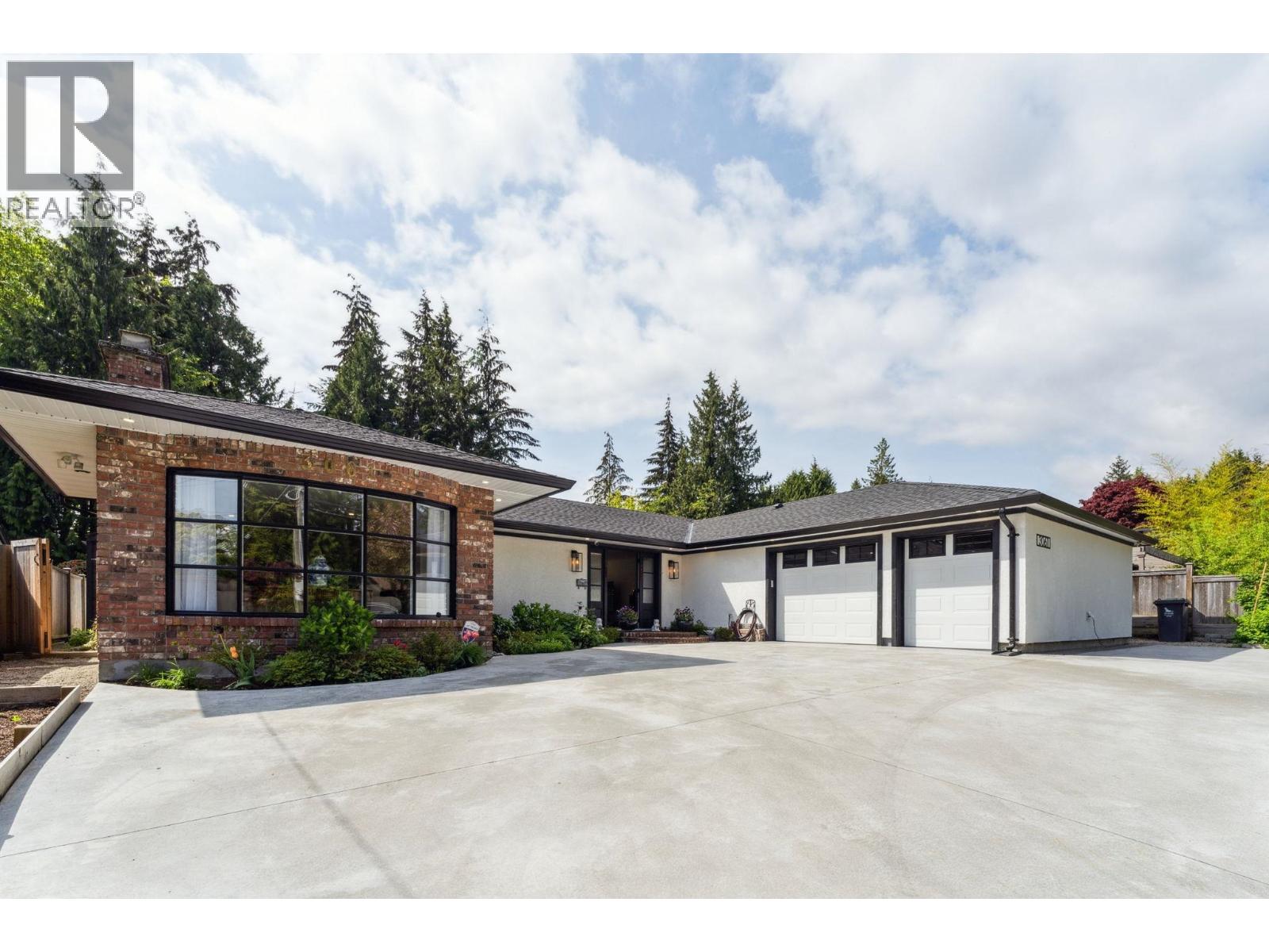 3061 BEWICKE AVENUE, North Vancouver