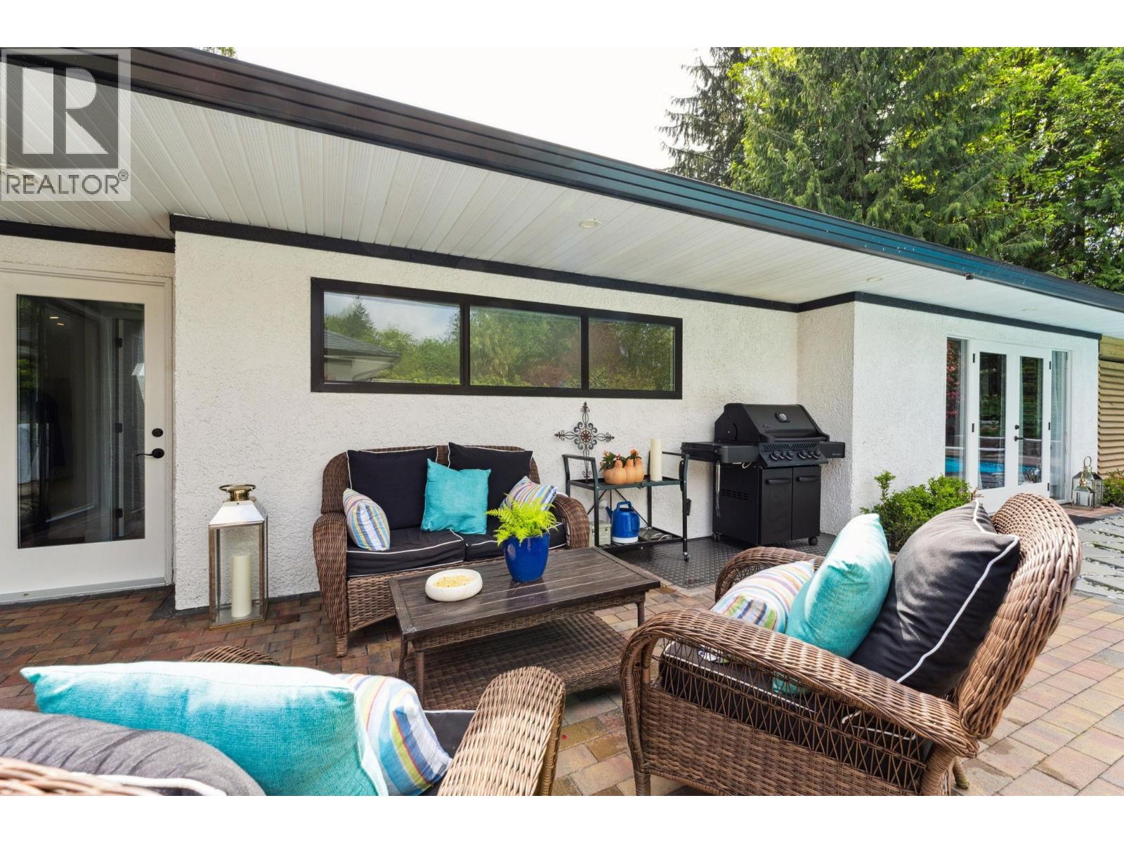 3061 BEWICKE AVENUE, North Vancouver