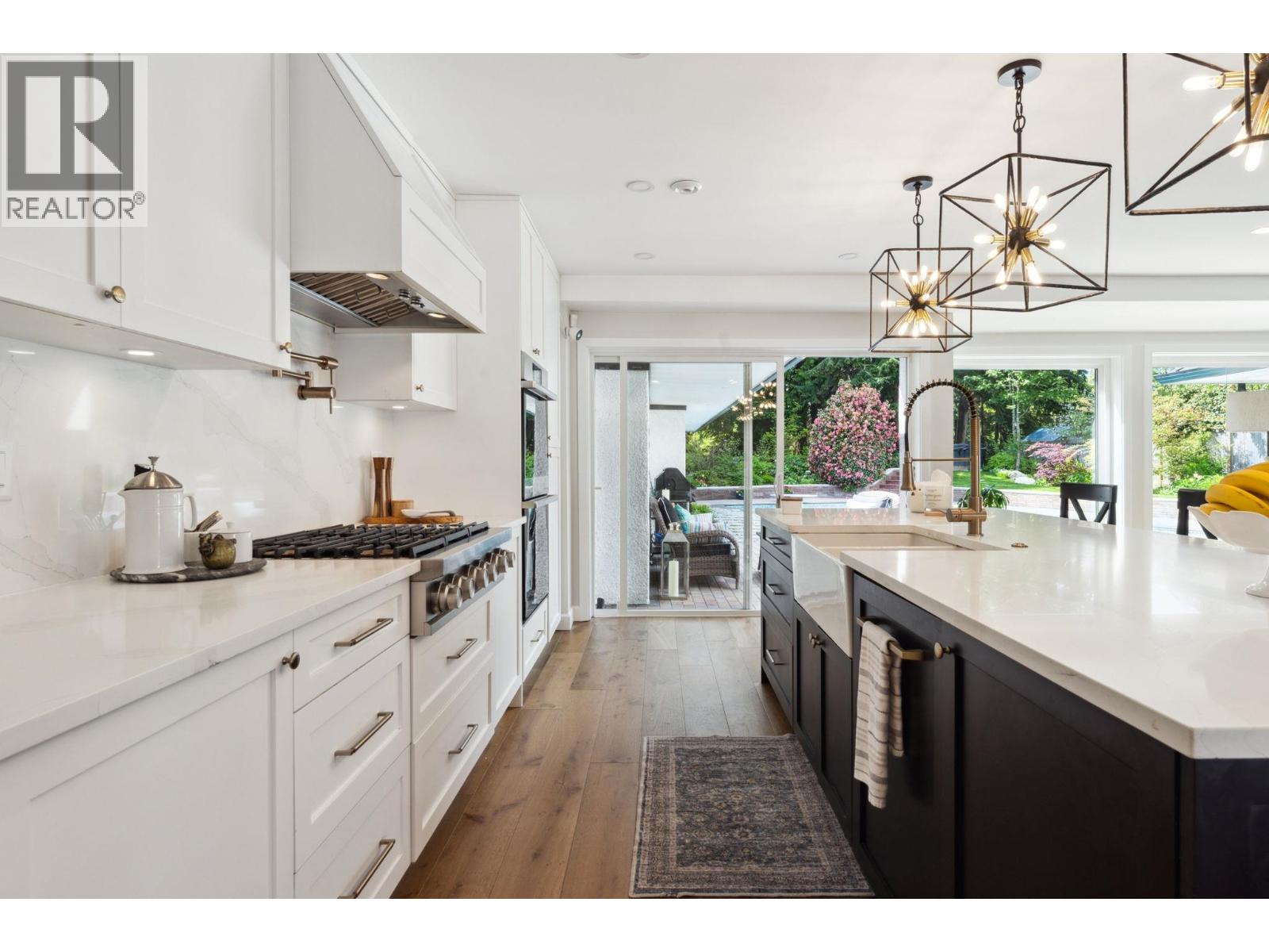 3061 BEWICKE AVENUE, North Vancouver