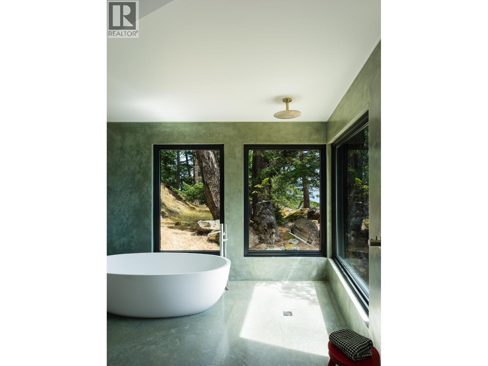 630 TINKER ROAD, Mayne Island