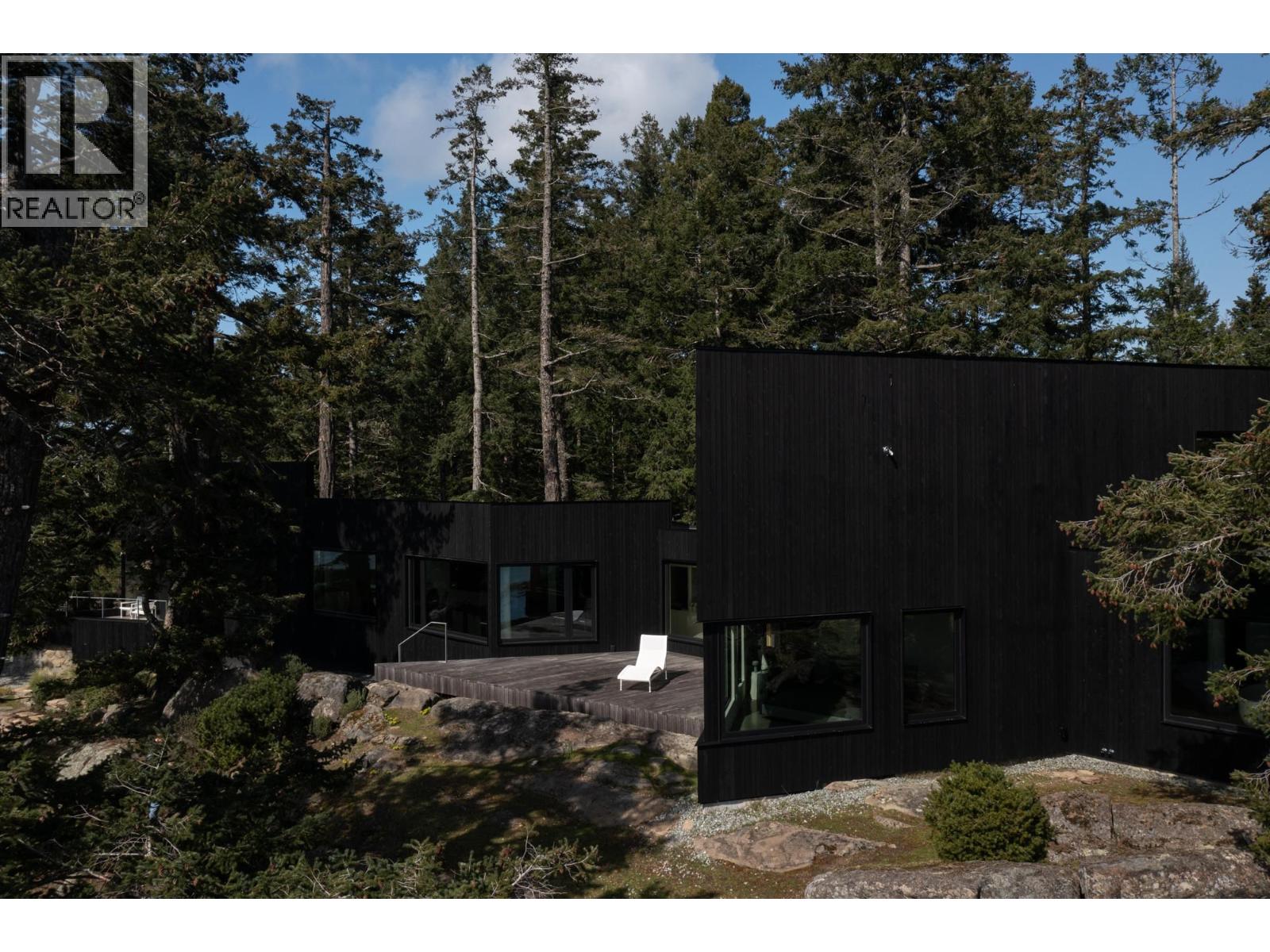 630 TINKER ROAD, Mayne Island