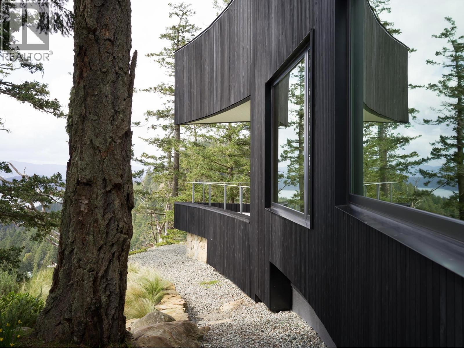 630 TINKER ROAD, Mayne Island