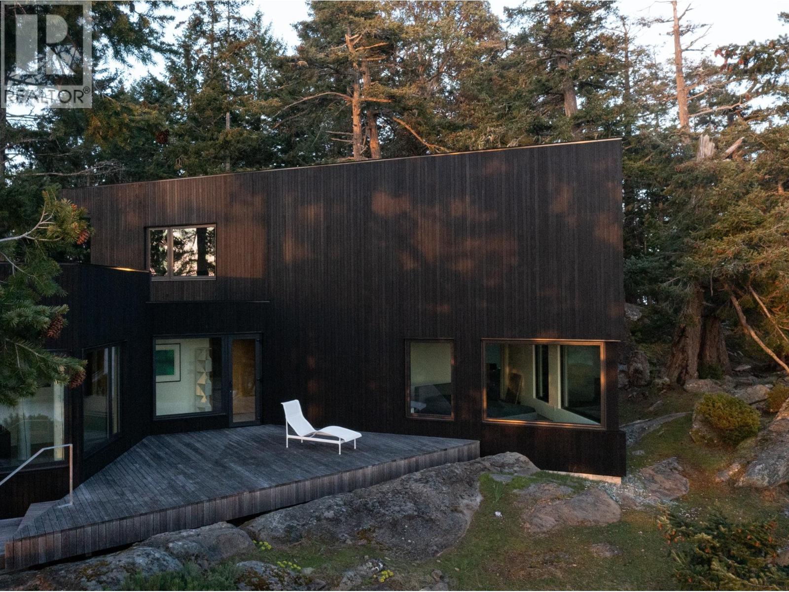 630 TINKER ROAD, Mayne Island
