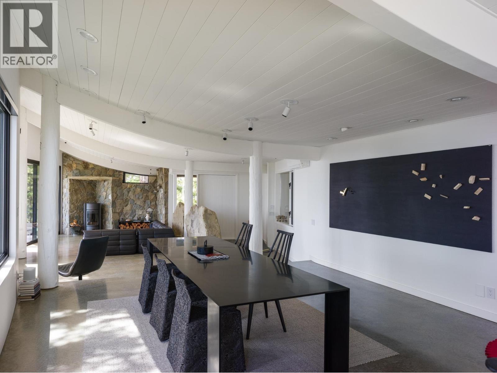630 TINKER ROAD, Mayne Island