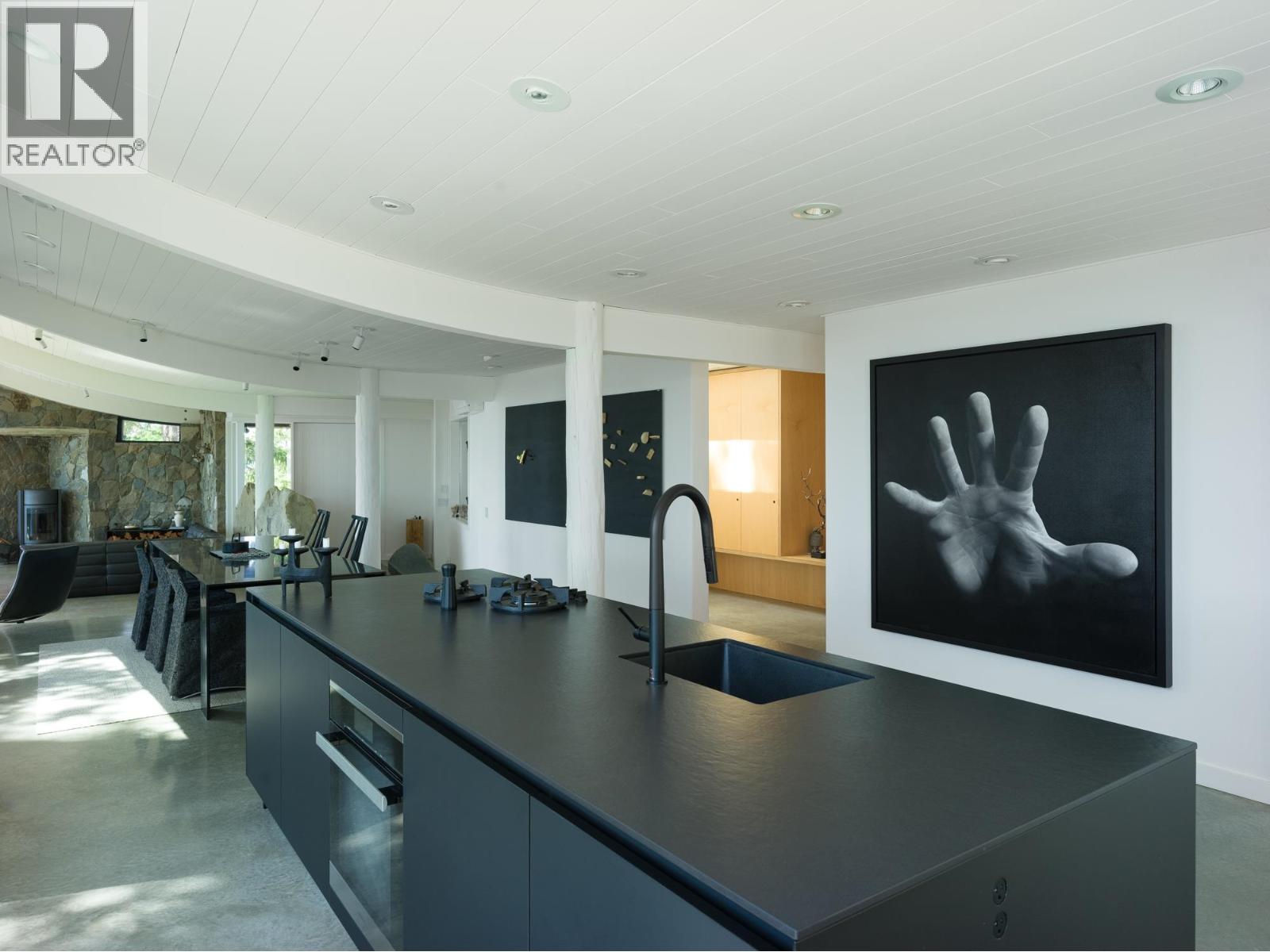 630 TINKER ROAD, Mayne Island