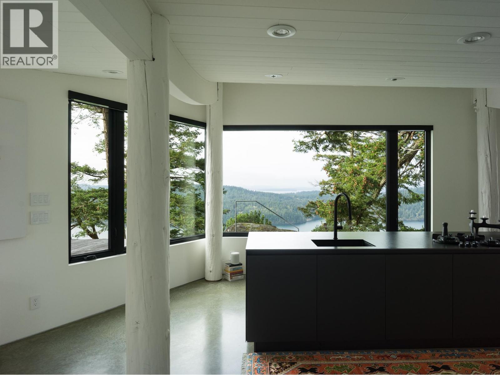 630 TINKER ROAD, Mayne Island