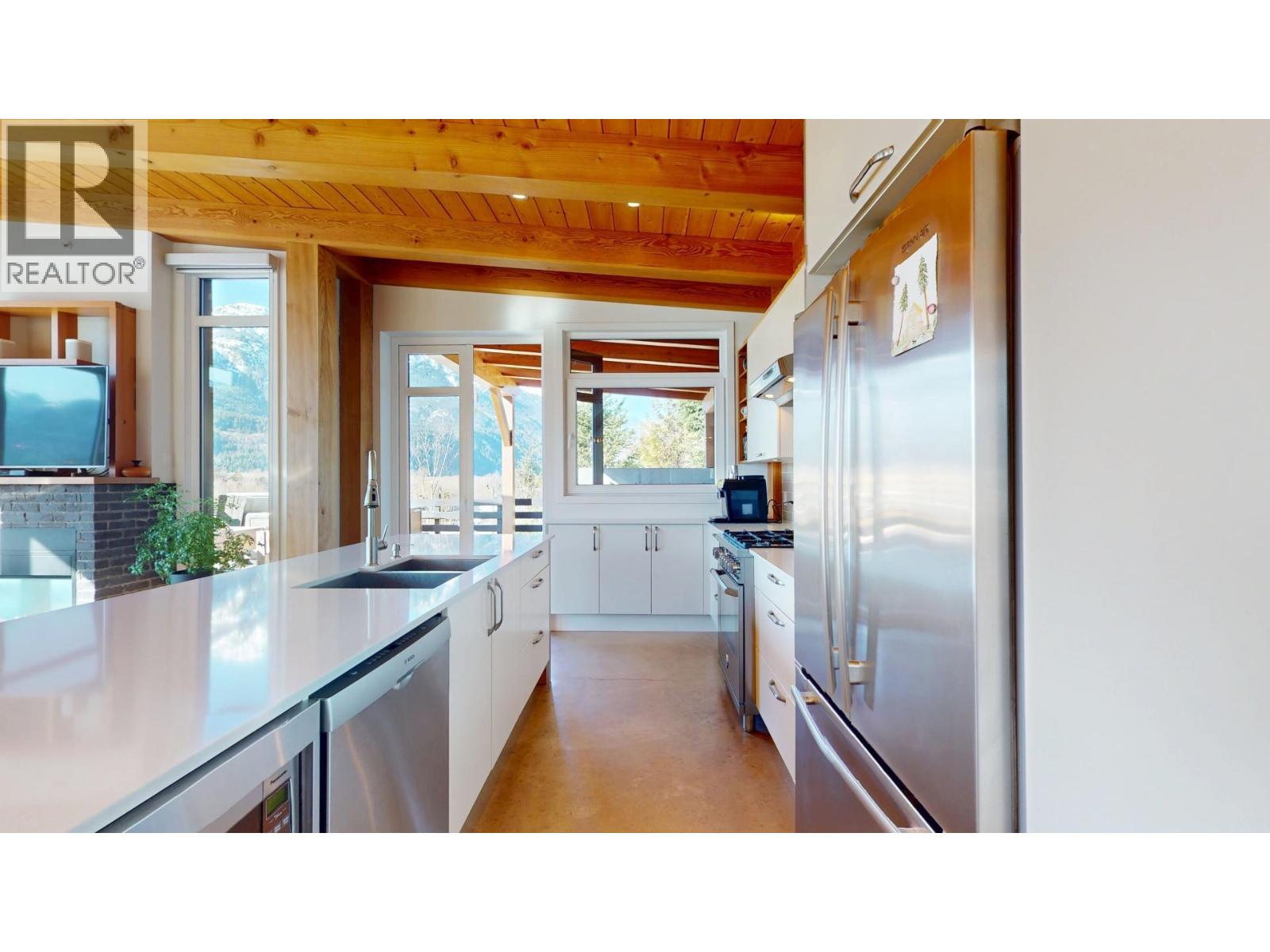 41160 ROCKRIDGE PLACE, Squamish
