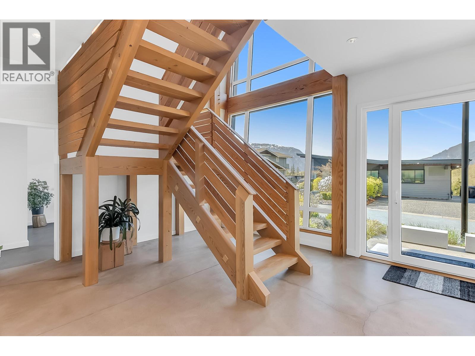 41160 ROCKRIDGE PLACE, Squamish