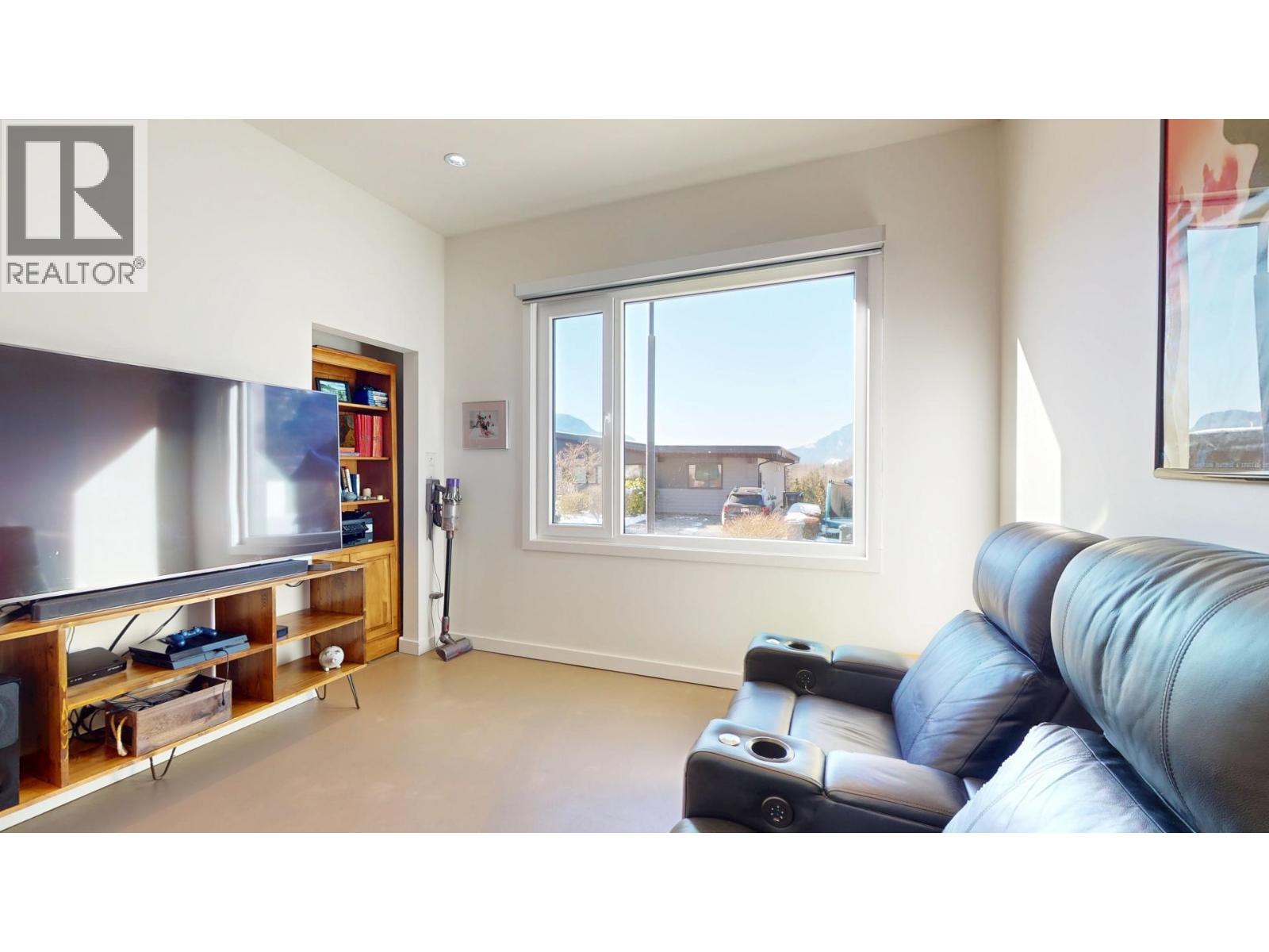 41160 ROCKRIDGE PLACE, Squamish