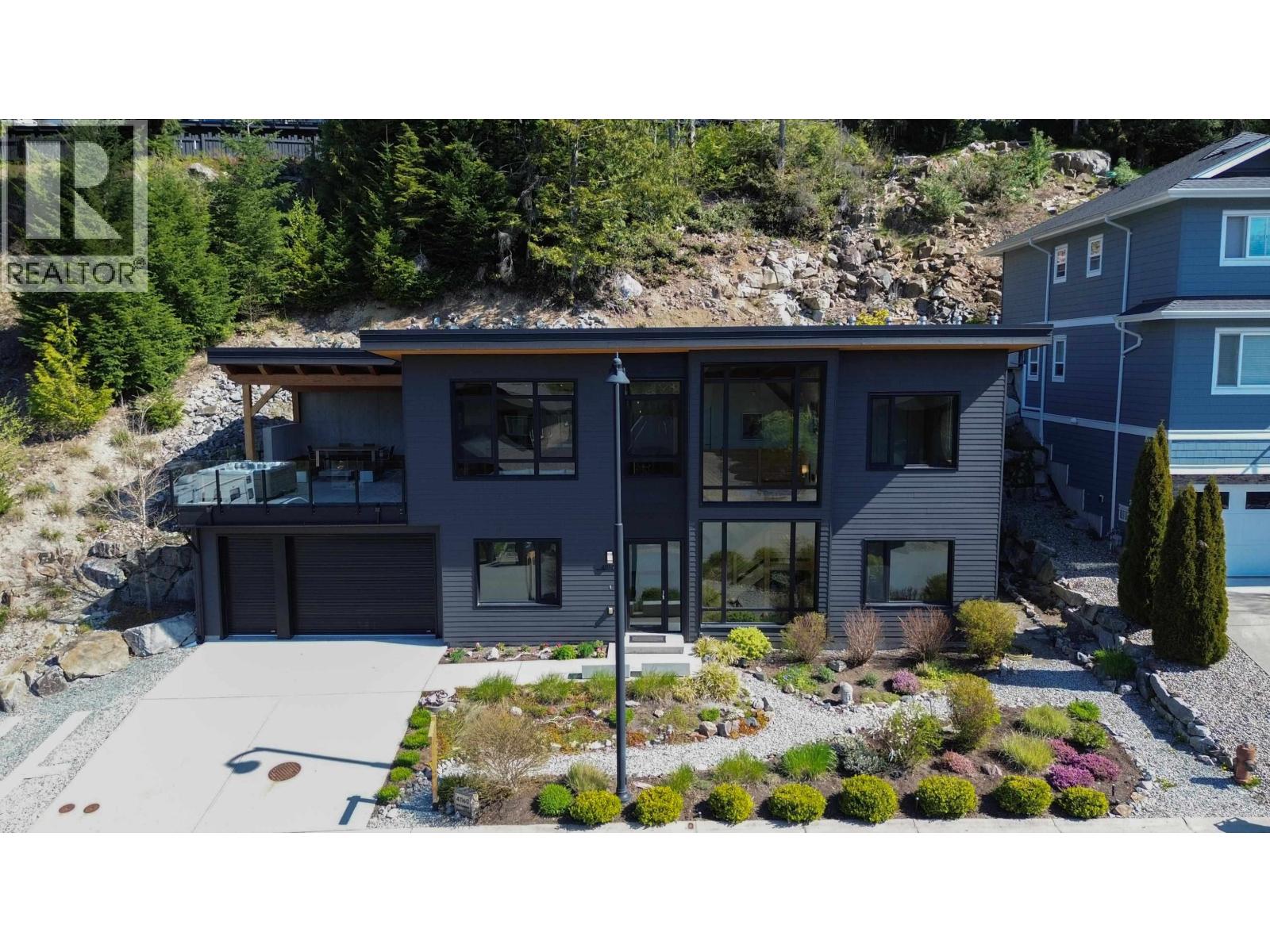 41160 ROCKRIDGE PLACE, Squamish