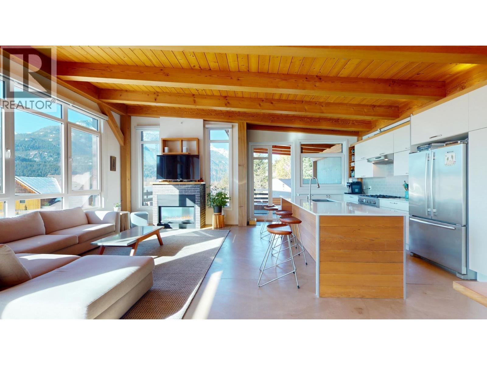 41160 ROCKRIDGE PLACE, Squamish