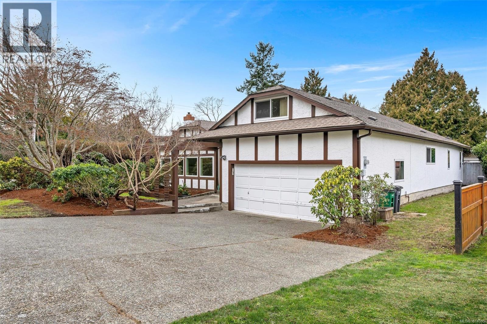  3950 Burchett Place, Saanich