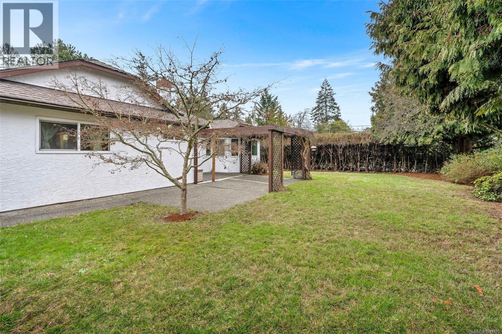  3950 Burchett Place, Saanich