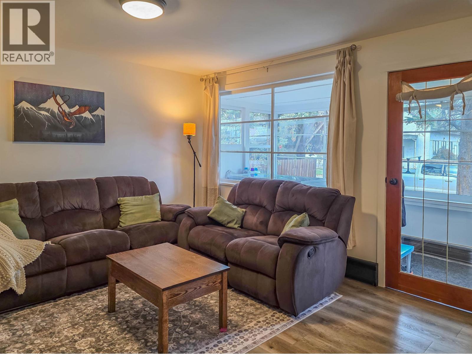 3883 3RD Avenue, Smithers