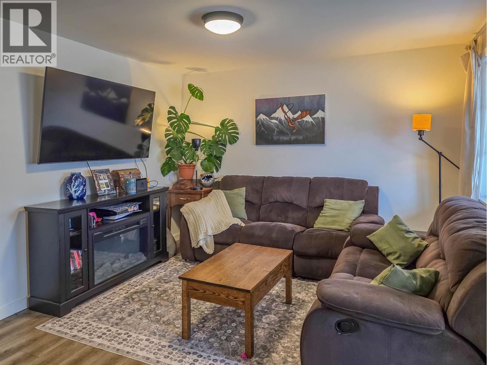 3883 3RD Avenue, Smithers