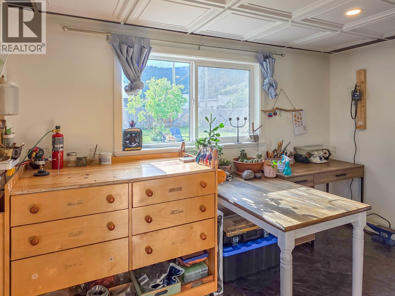 3883 3RD Avenue, Smithers