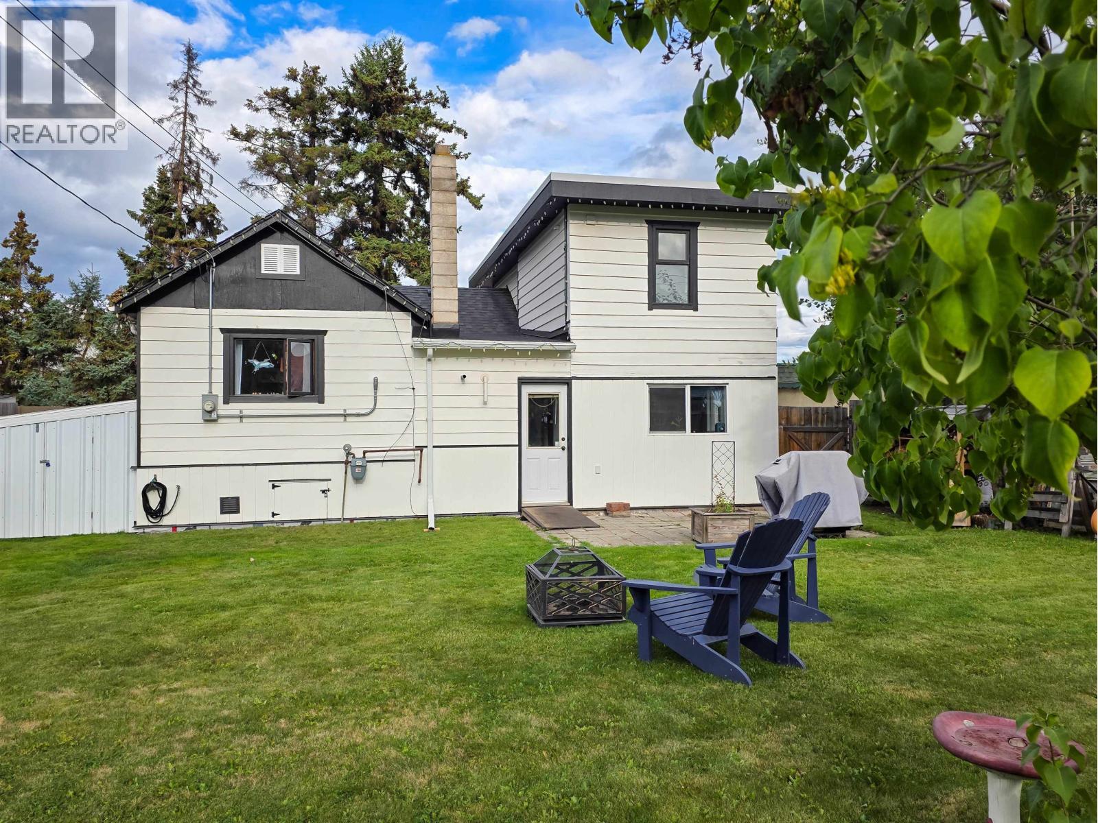 3883 3RD Avenue, Smithers