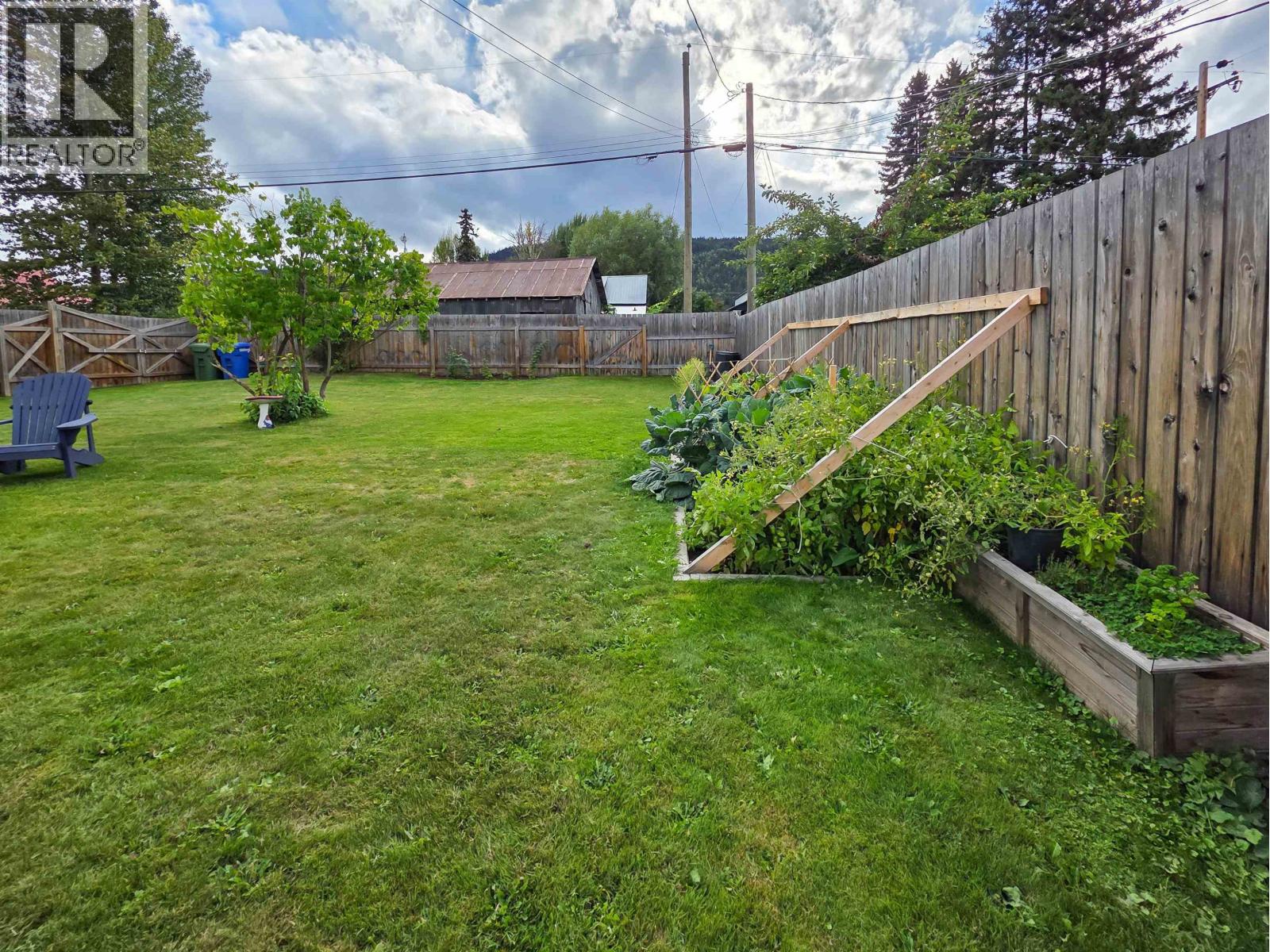 3883 3RD Avenue, Smithers