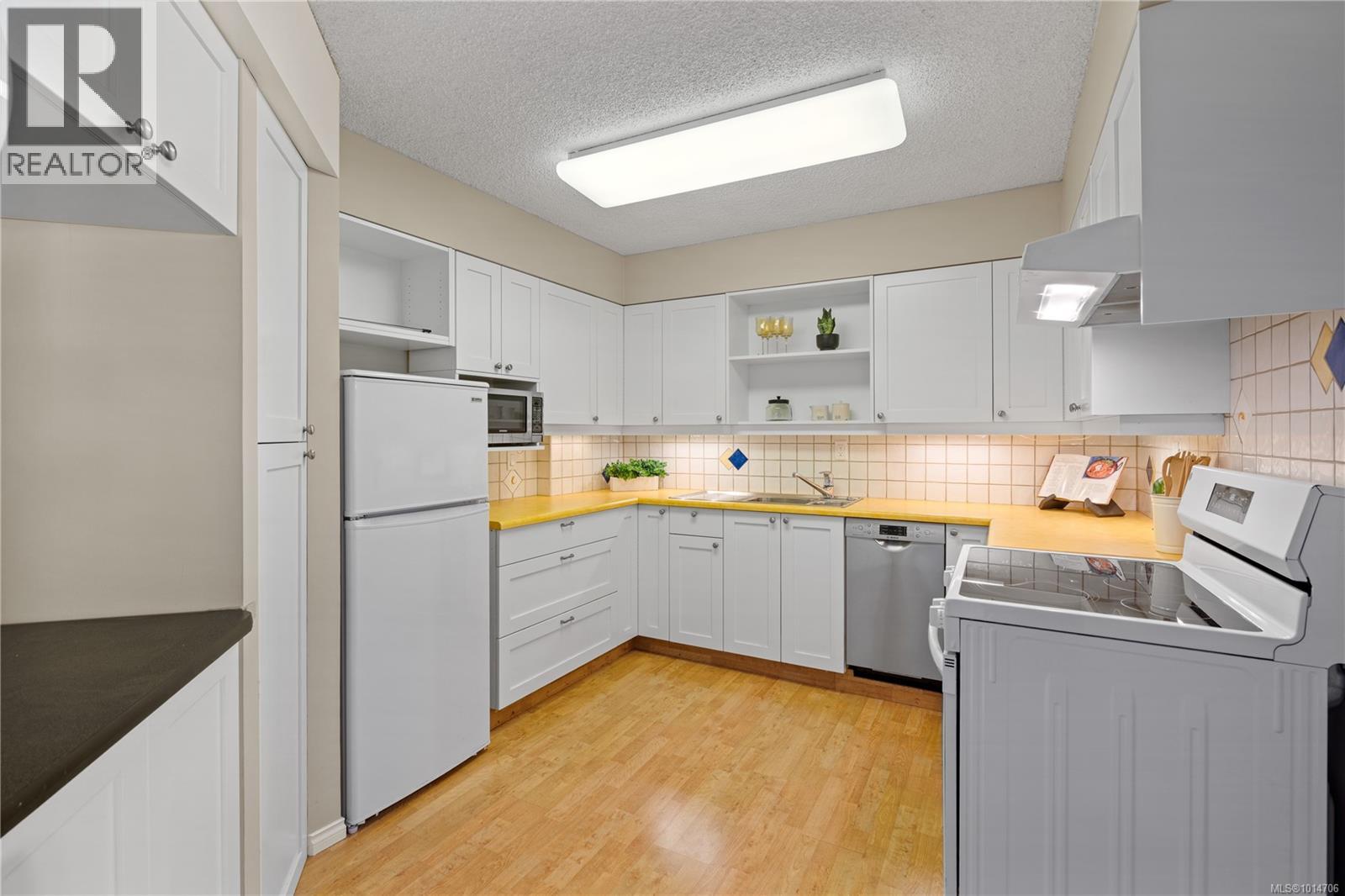 503 1148 Goodwin Street, Oak Bay