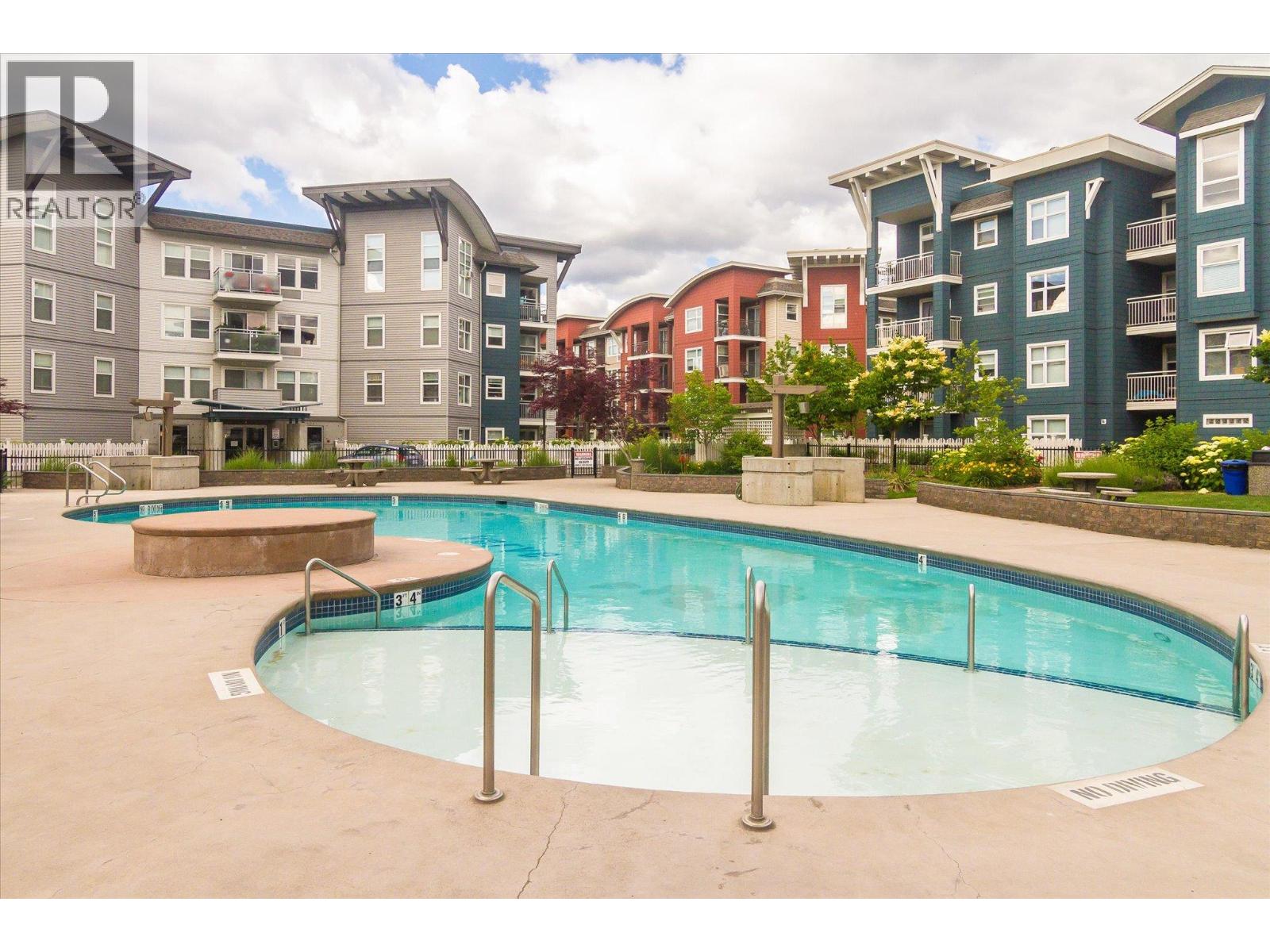 215 539 Yates Road, Kelowna