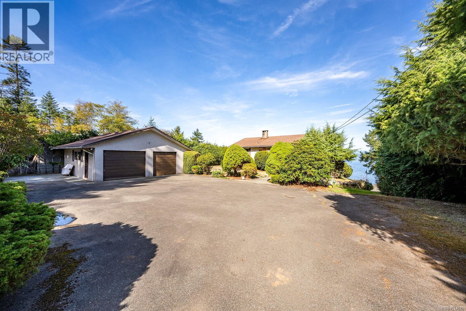 2332 Seabank Rd, Courtenay
