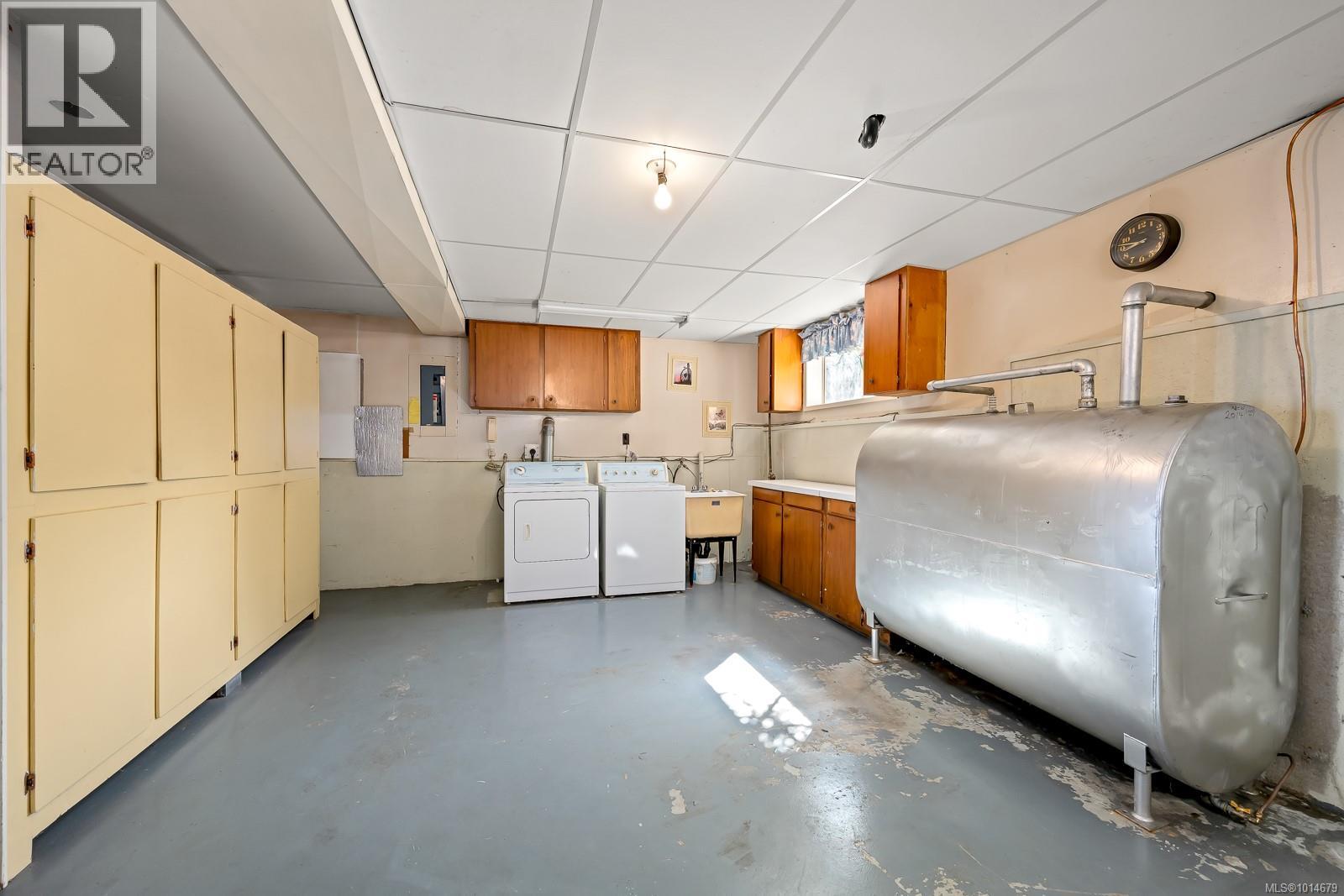 2332 Seabank Rd, Courtenay