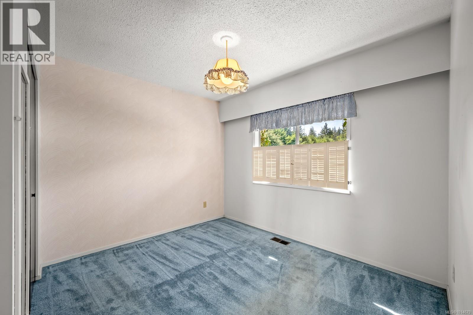 2332 Seabank Rd, Courtenay